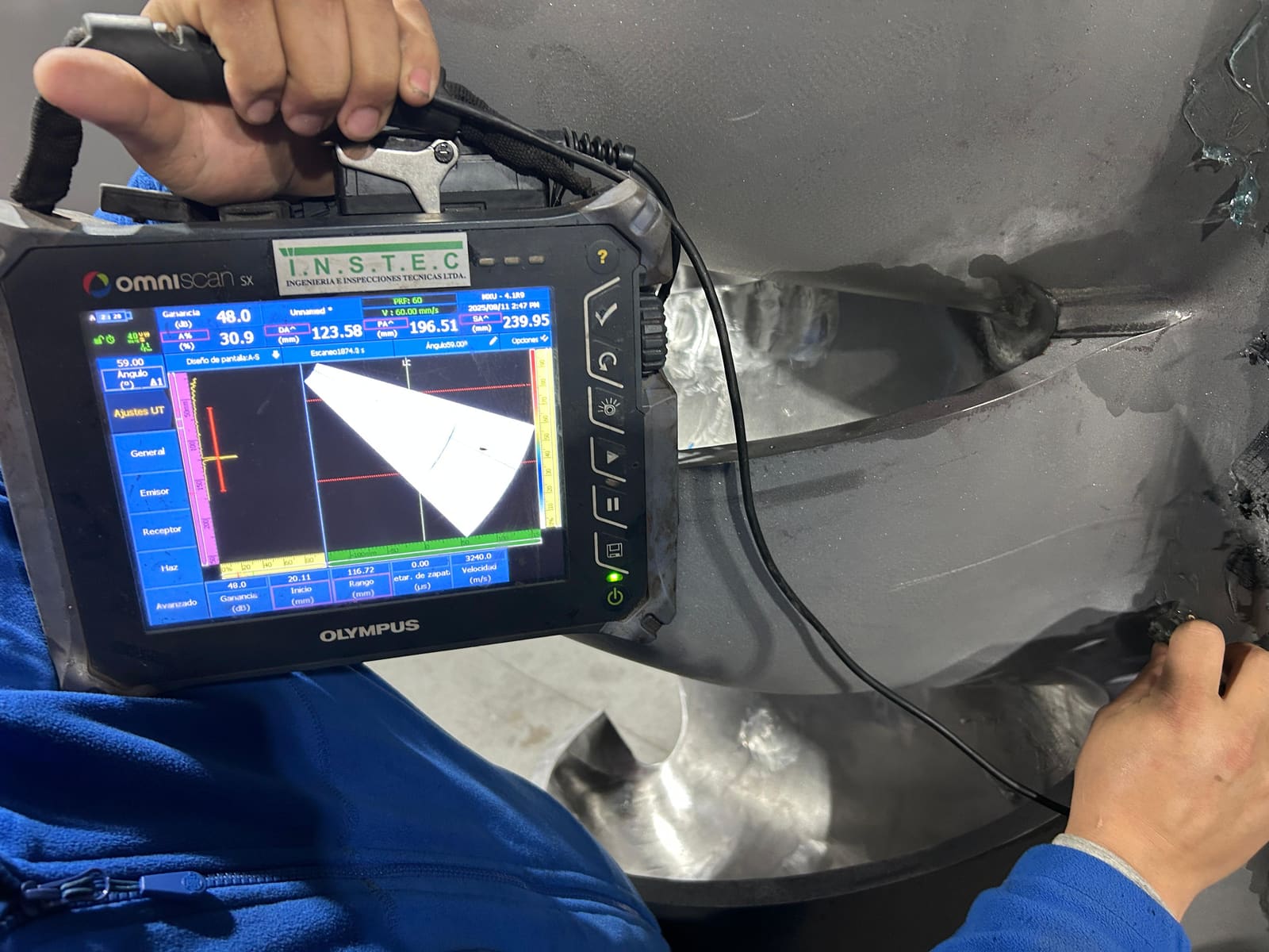 Ensayo de ultrasonido con equipo OmniScan en terreno - INSTEC